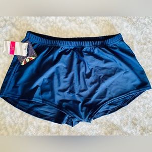 Merry Style Womens Board Shorts - Model Leila Size 16